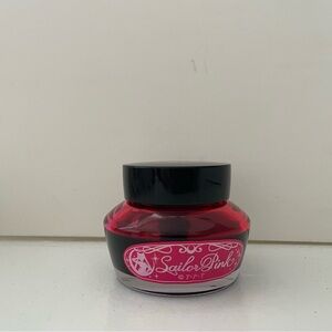Sailor x sailor moon fountain pen ink sailor pink limited edition